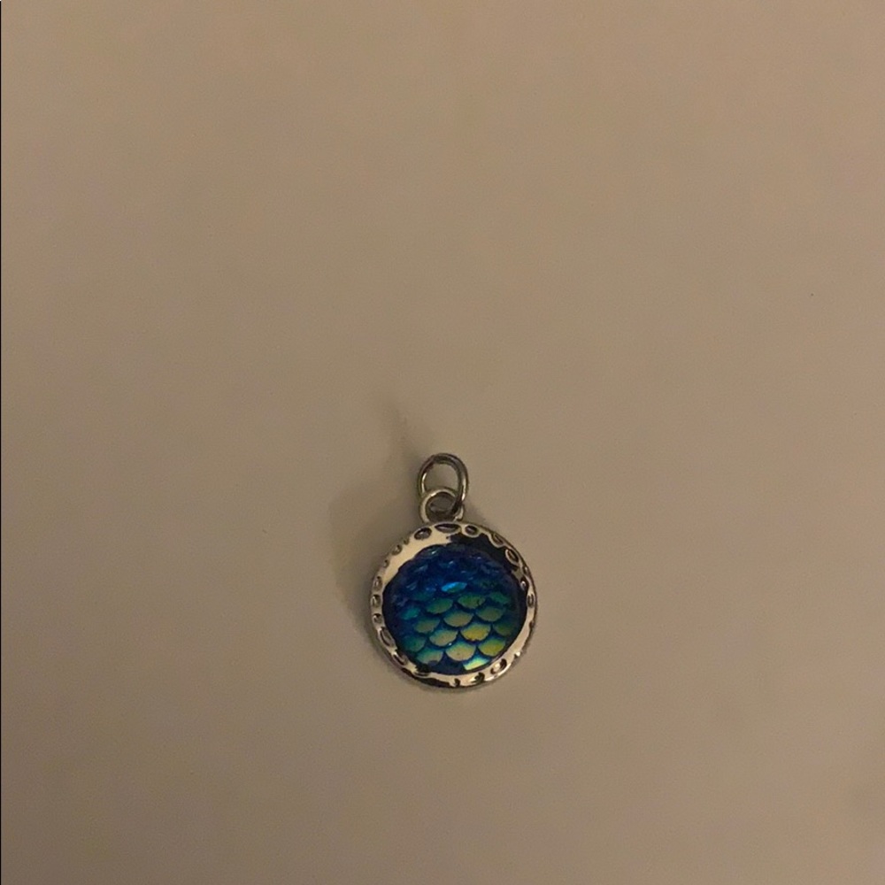 Mermaid Scale Pendant Necklace - Picture 7 of 7
